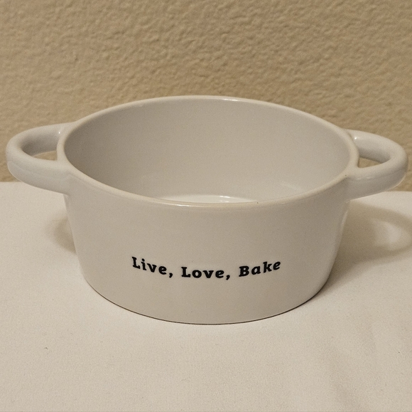 Maison Home Other - Live, Love, Bake Ceramic Baking Dish NEW